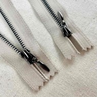 Fermeture fantaisie non séparable beige en métal 12cm