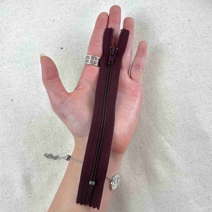 Fermeture non séparable bordeaux en nylon 15cm