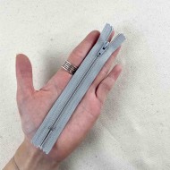 Fermeture non séparable gris en nylon 12cm