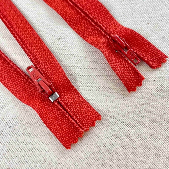 Fermeture non séparable rouge en nylon 12cm