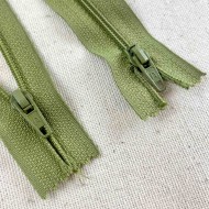 Fermeture non séparable vert olive en nylon 16cm