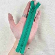 Fermeture non séparable vert en nylon 14cm