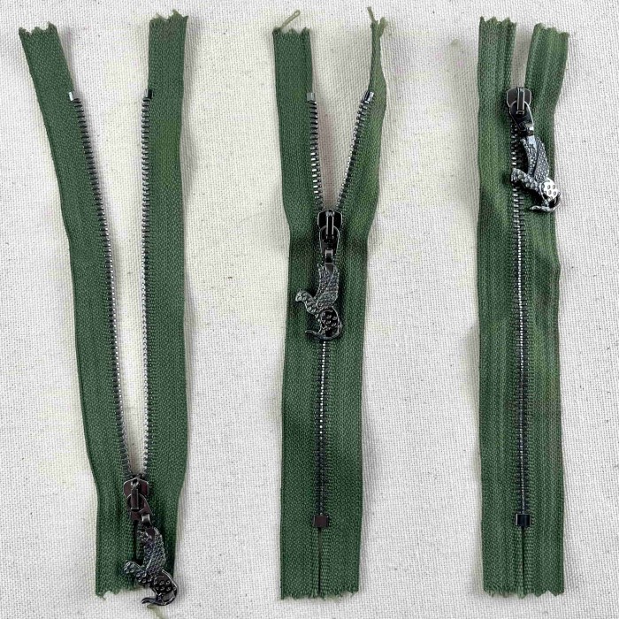 Fermeture fantaisie non séparable vert sapin en métal 14cm