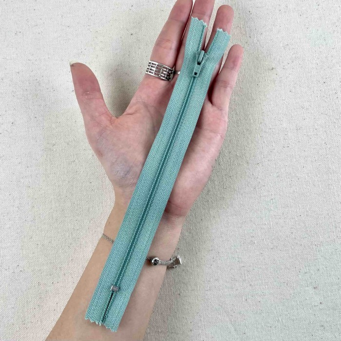 Fermeture non séparable vert d'eau en nylon 18cm