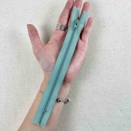 Fermeture non séparable vert d'eau en nylon 18cm