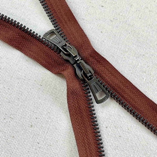 Fermeture séparable double curseur marron en métal 55cm Fermeture séparable double curseur marron en métal 55cm