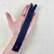 Fermeture non séparable  marine foncé en nylon 18cm