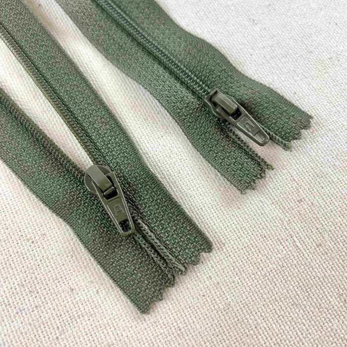 Fermeture non séparable kaki en nylon 16cm