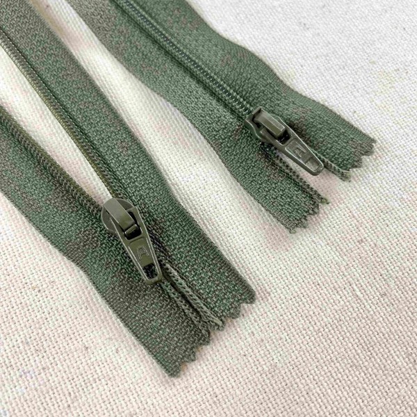 Fermeture non séparable kaki en nylon 16cm Fermeture non séparable kaki en nylon 16cm