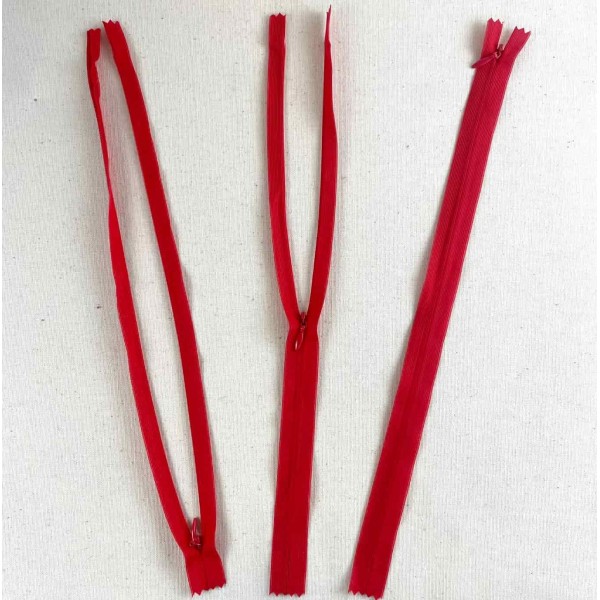 Fermeture invisible rouge corail en nylon 35cm Fermeture invisible rouge corail en nylon 35cm