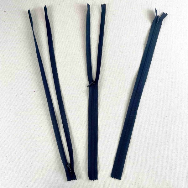 Fermeture invisible marine foncé en nylon 35cm Fermeture invisible marine foncé en nylon 35cm