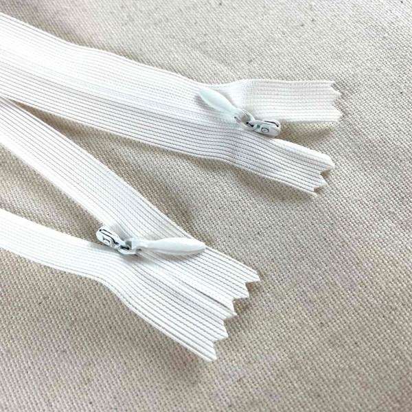 Fermeture invisible blanc en nylon 35cm Fermeture invisible blanc en nylon 35cm