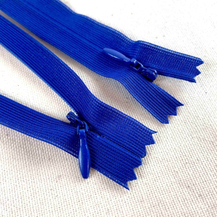 Fermeture invisible bleu électrique en nylon 35cm