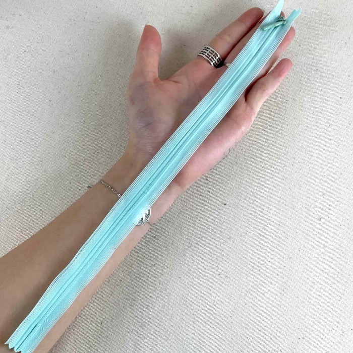 Fermeture invisible fantaisie bleu ciel en nylon 30cm