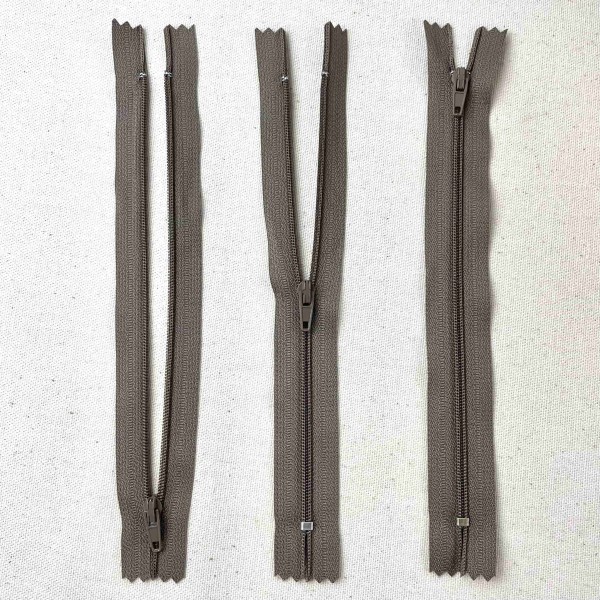 Fermeture non séparable taupe foncé en nylon 18cm Fermeture non séparable taupe foncé en nylon 18cm