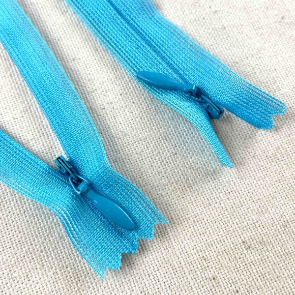 Fermeture invisible non séparable bleu ciel en nylon 20cm Fermeture invisible non séparable bleu ciel en nylon 20cm