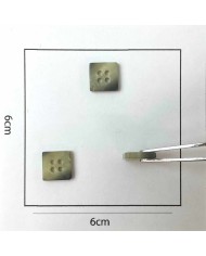 Bouton plastique carré gris 10mm Bouton plastique carré gris 10mm