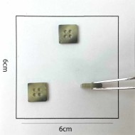 Bouton plastique carré gris 10mm