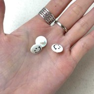 Bouton rond plastique smiley bijou blanc 12mm