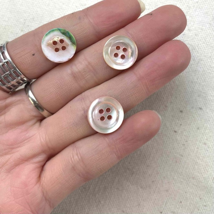 Bouton nacre rond rose poudré 13mm