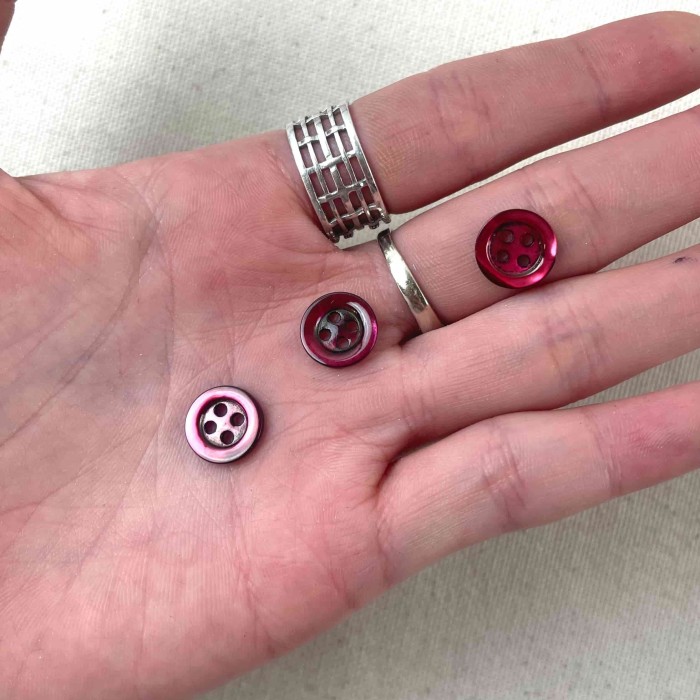 Bouton nacre rond fuchsia 10mm