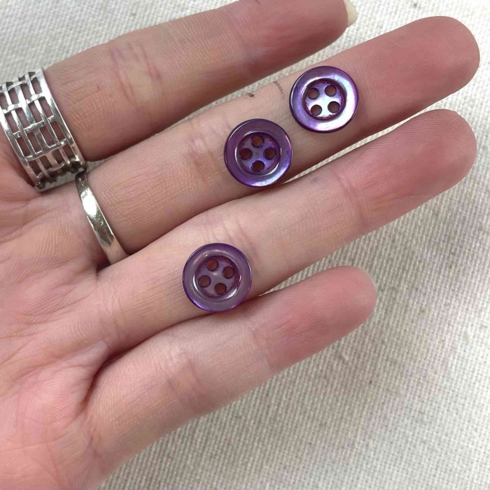 Bouton nacre rond violet foncé 10mm