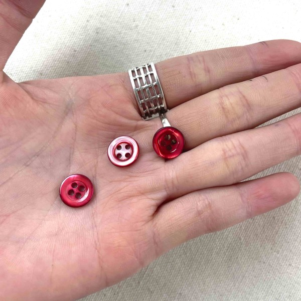 Bouton nacre rond framboise 10mm Bouton nacre rond framboise 10mm