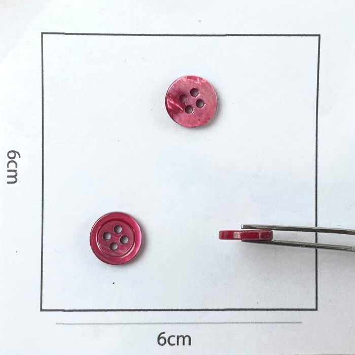 Bouton nacre rond framboise clair 10mm
