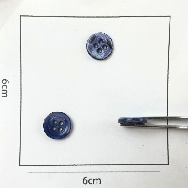 Bouton nacre rond bleu roi 10mm Bouton nacre rond bleu roi 10mm