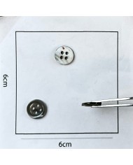 Bouton nacre rond gris détail rouge 10mm