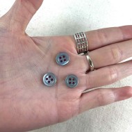 Bouton nacre rond gris foncé 10mm