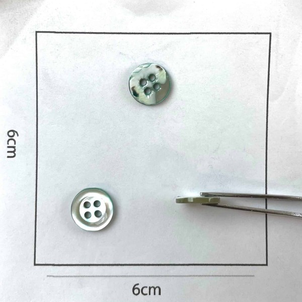 Bouton nacre rond vert gris 10mm Bouton nacre rond vert gris 10mm