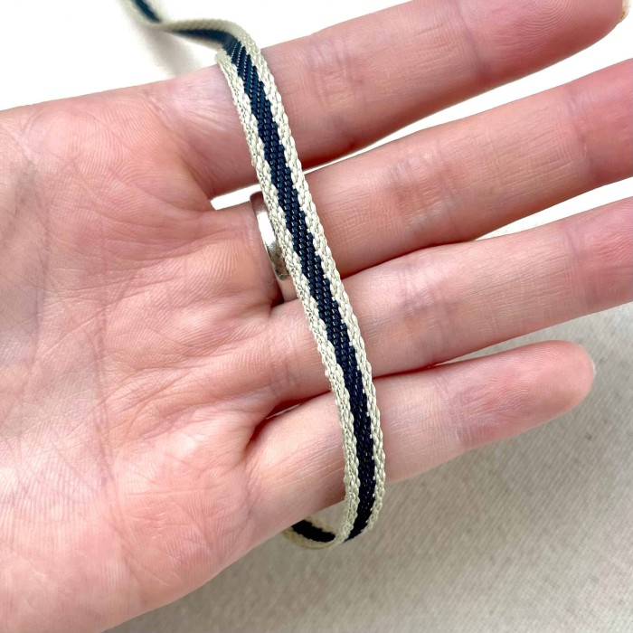 Tresse fantaisie noir beige 8 mm Tresse fantaisie noir beige 8 mm