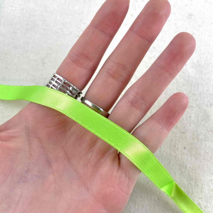 Ruban satin double face vert pomme 10 mm