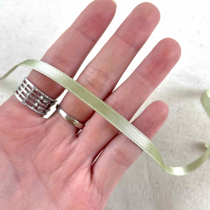 Ruban satin double face vert clair 10 mm