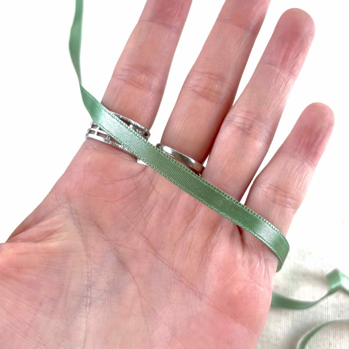 Ruban satin double face olive 10 mm