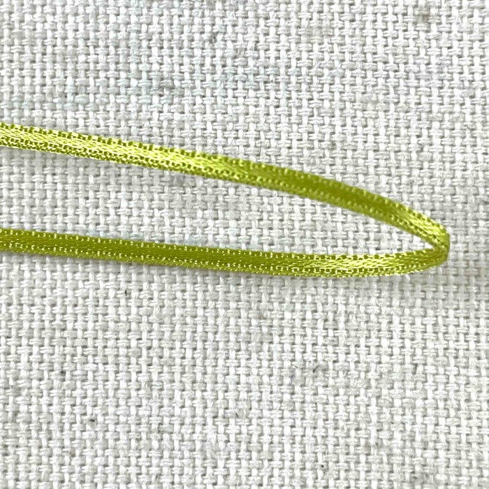 Ruban satin double face vert 1.5 mm