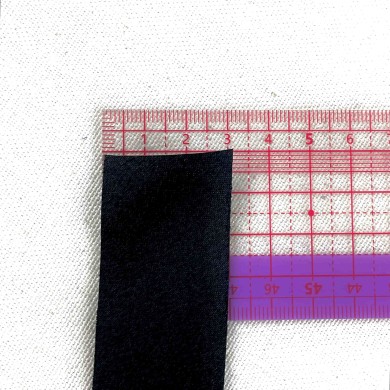 Biais en satin noir 30 mm Biais en satin noir 30 mm