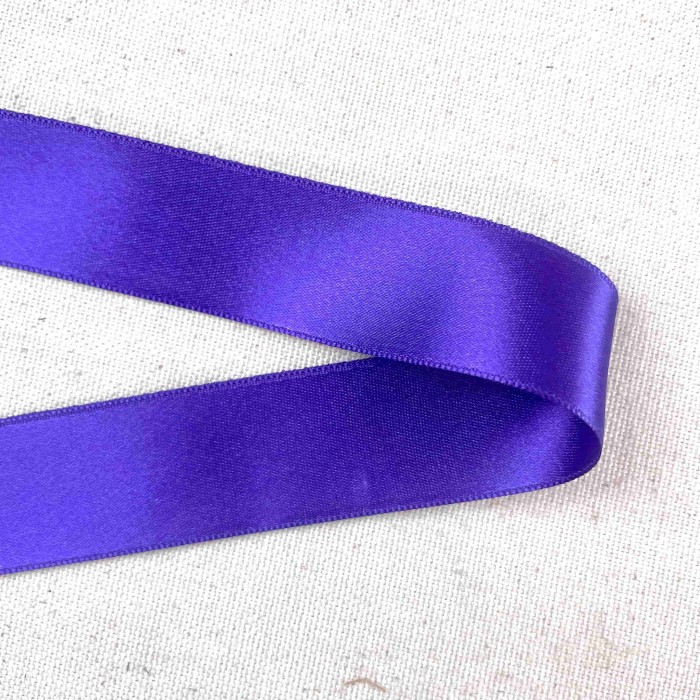 Ruban satin double face violet 25 mm
