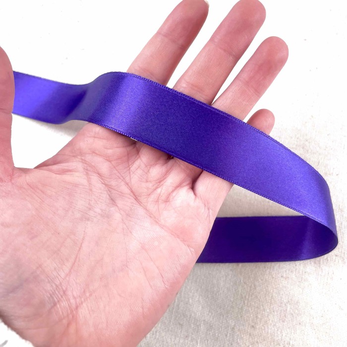 Ruban satin double face violet 25 mm