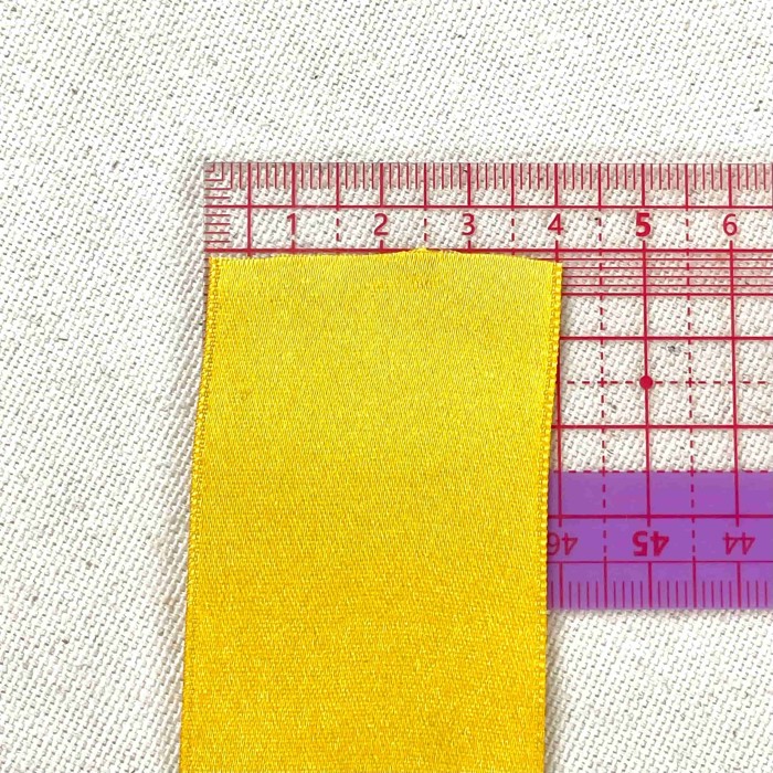 Ruban satin double face jaune 38 mm