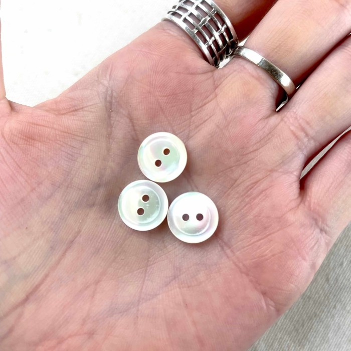 Bouton rond nacre blanc 10mm