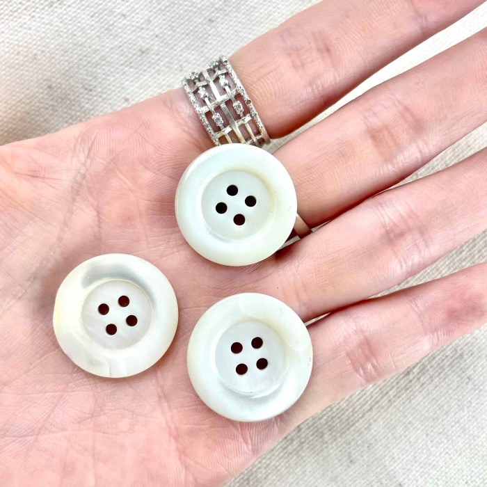 Bouton rond nacre blanc 22mm