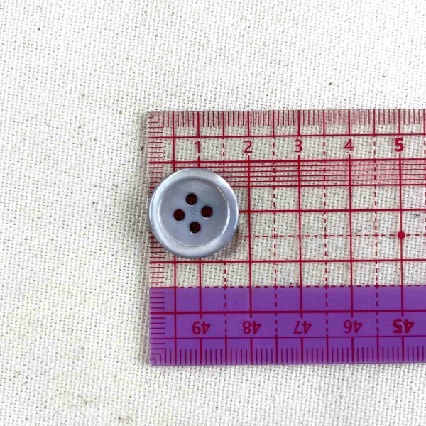 Bouton rond nacre lila 18mm Bouton rond nacre lila 18mm