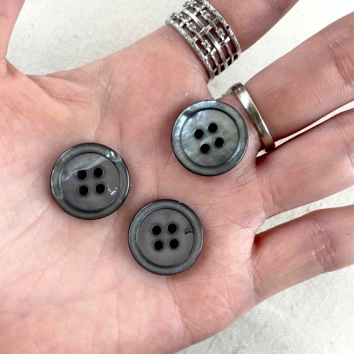 Bouton rond nacre gris 18mm