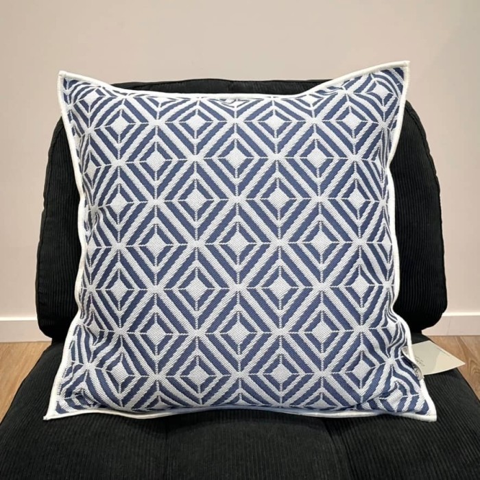 Housse de Coussin In&Extérieur Embiez bleu poudré - Tissu d'éditeur Housse de Coussin In&Extérieur Embiez bleu poudré - Tissu d'éditeur