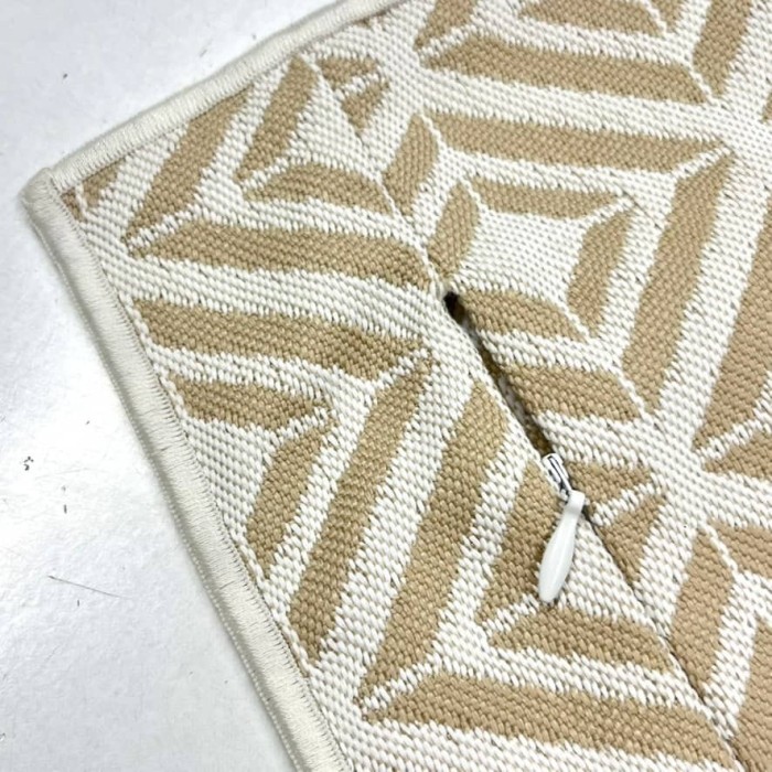 Housse de Coussin In&Extérieur Embiez écru - Tissu d'éditeur Housse de Coussin In&Extérieur Embiez écru - Tissu d'éditeur