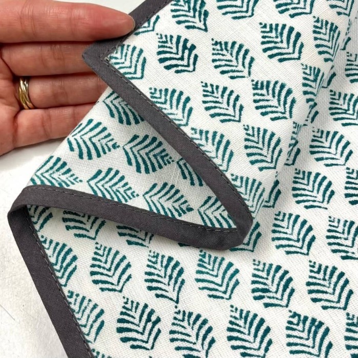 Housse de Coussin Ange bleu carnard - Tissu d'éditeur Housse de Coussin Ange bleu carnard - Tissu d'éditeur