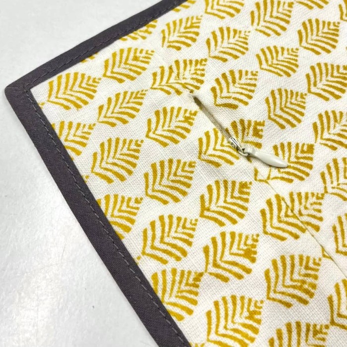 Housse de Coussin Ange moutard - Tissu d'éditeur Housse de Coussin Ange moutard - Tissu d'éditeur