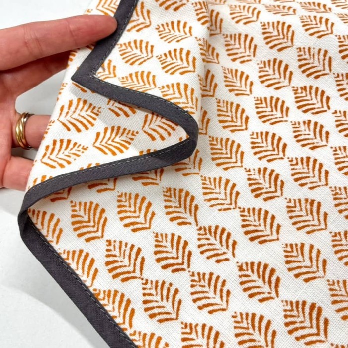 Housse de Coussin Ange orange - Tissu d'éditeur Housse de Coussin Ange orange - Tissu d'éditeur